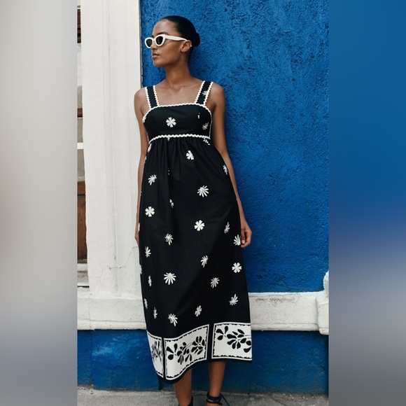 Zara Dresses & Skirts - Zara Printed Midi Dress